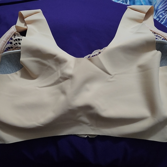 Bundle of 2 Bras - Picture 2 of 5